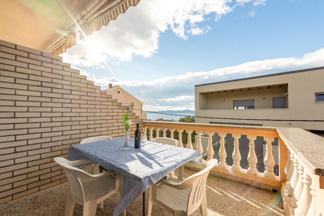 Family Friendly Seaside Apartments Kozino, Zadar - 5749 Петркане Екстериор снимка
