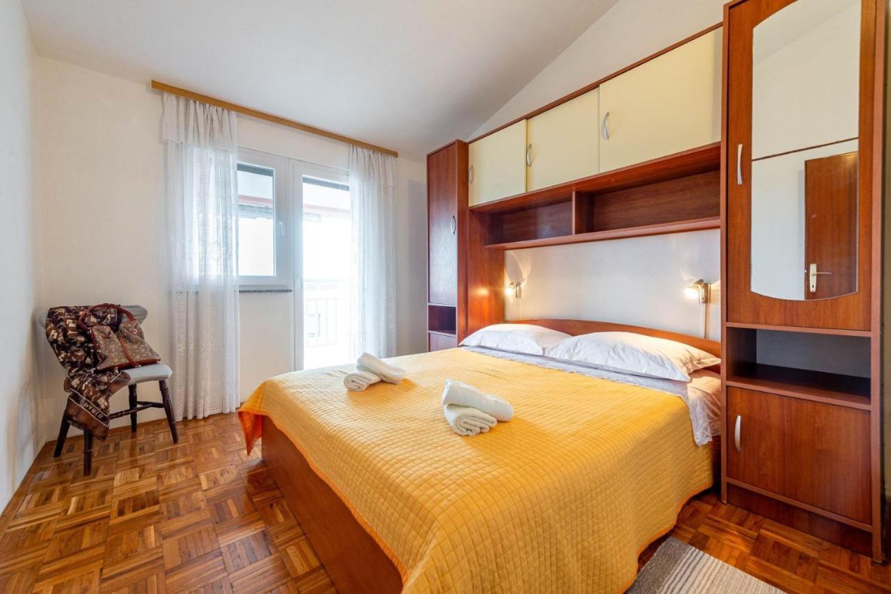 Family Friendly Seaside Apartments Kozino, Zadar - 5749 Петркане Екстериор снимка