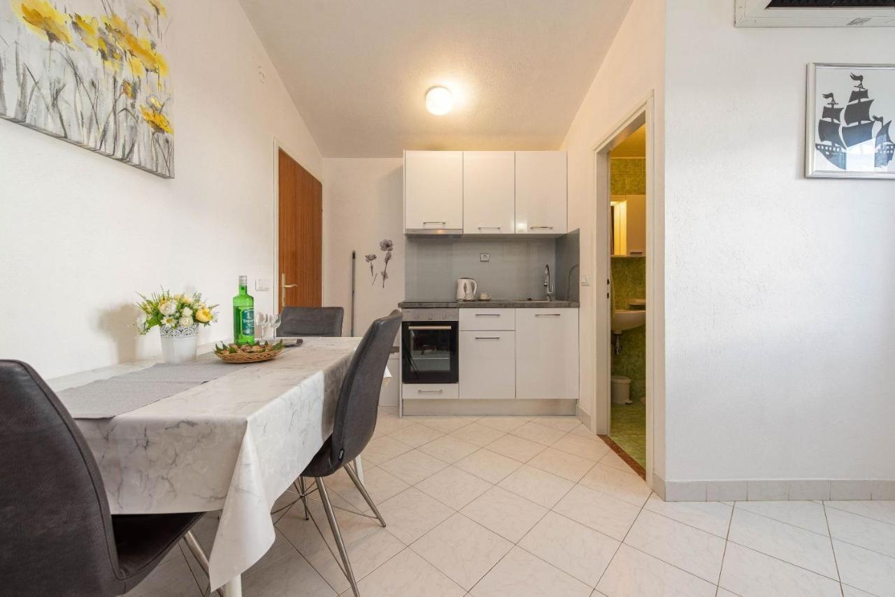 Family Friendly Seaside Apartments Kozino, Zadar - 5749 Петркане Екстериор снимка